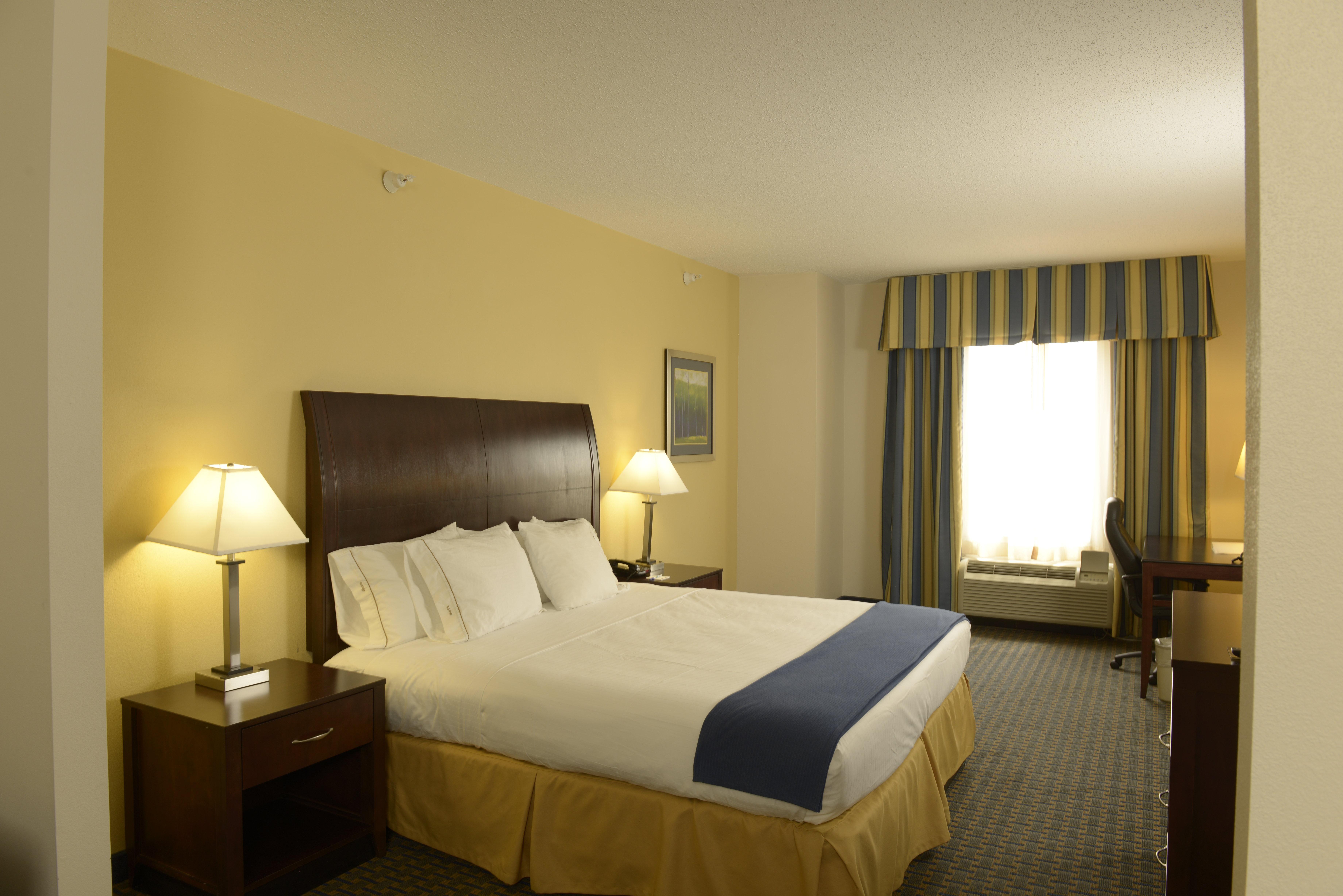 Holiday Inn Express & Suites Wilson-Downtown, An Ihg Hotel Экстерьер фото